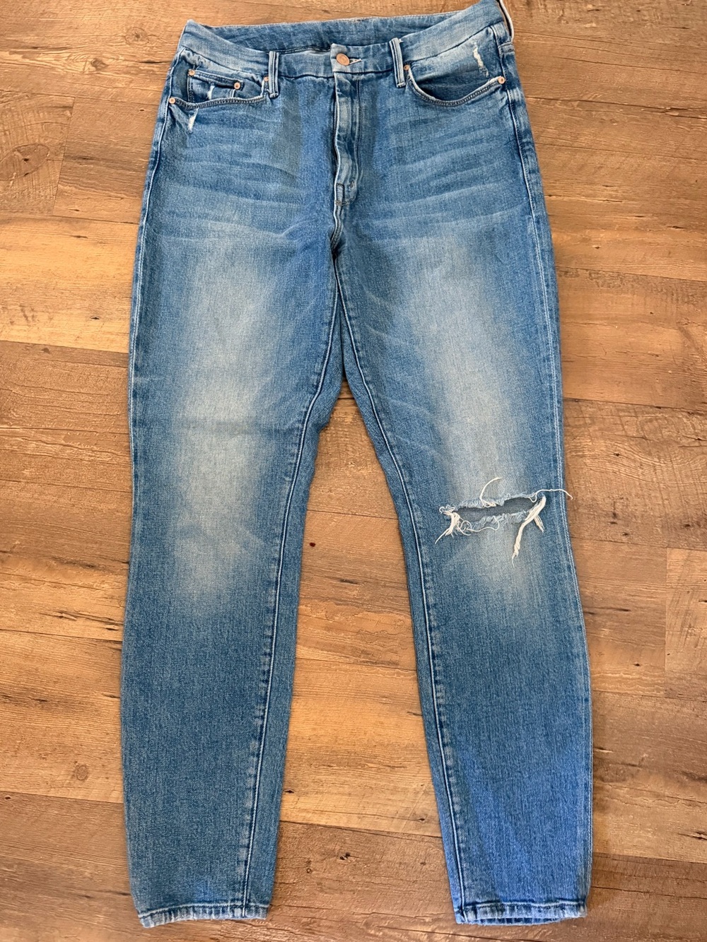 MOTHER The High Waisted Looker Ankle Jeans Popism Distressed Blue size 30